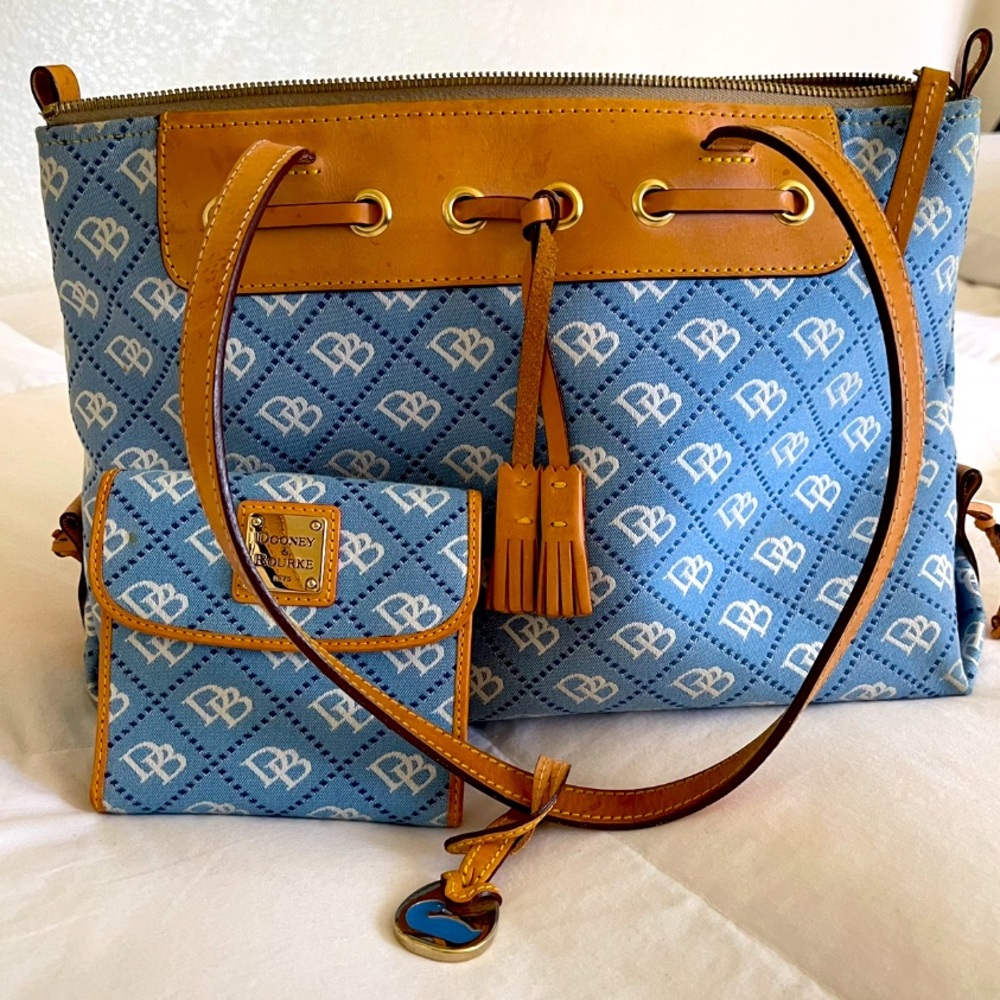 Dooney n Bourke purse and wallet